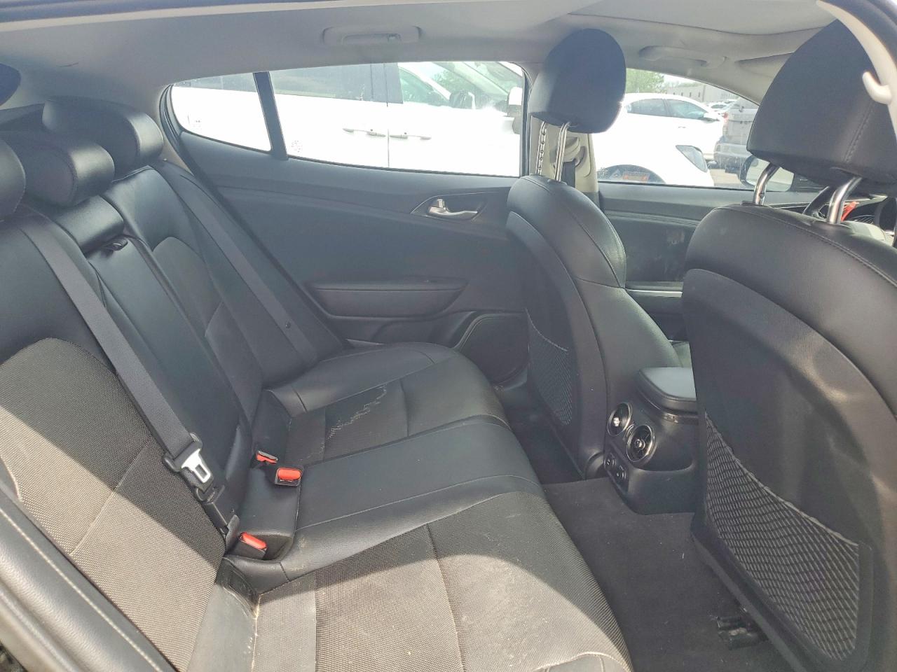 KIA STINGER 2018 — 11