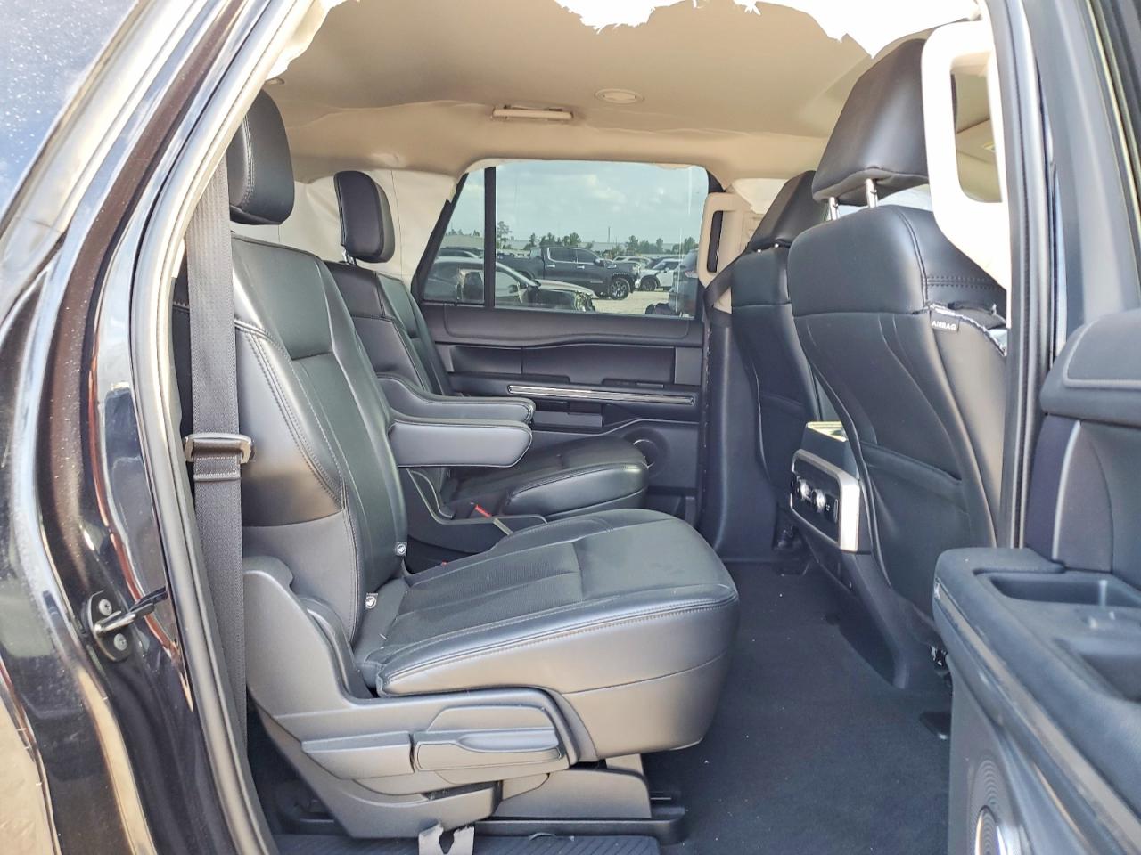 FORD EXPEDITION 2024 — 12