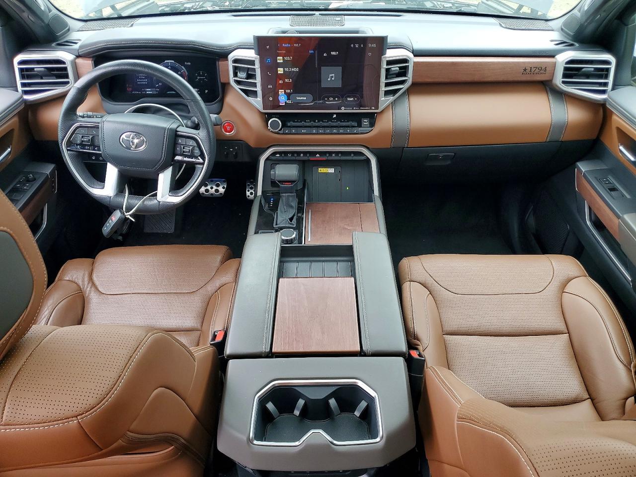 TOYOTA TUNDRA 2023 — 9