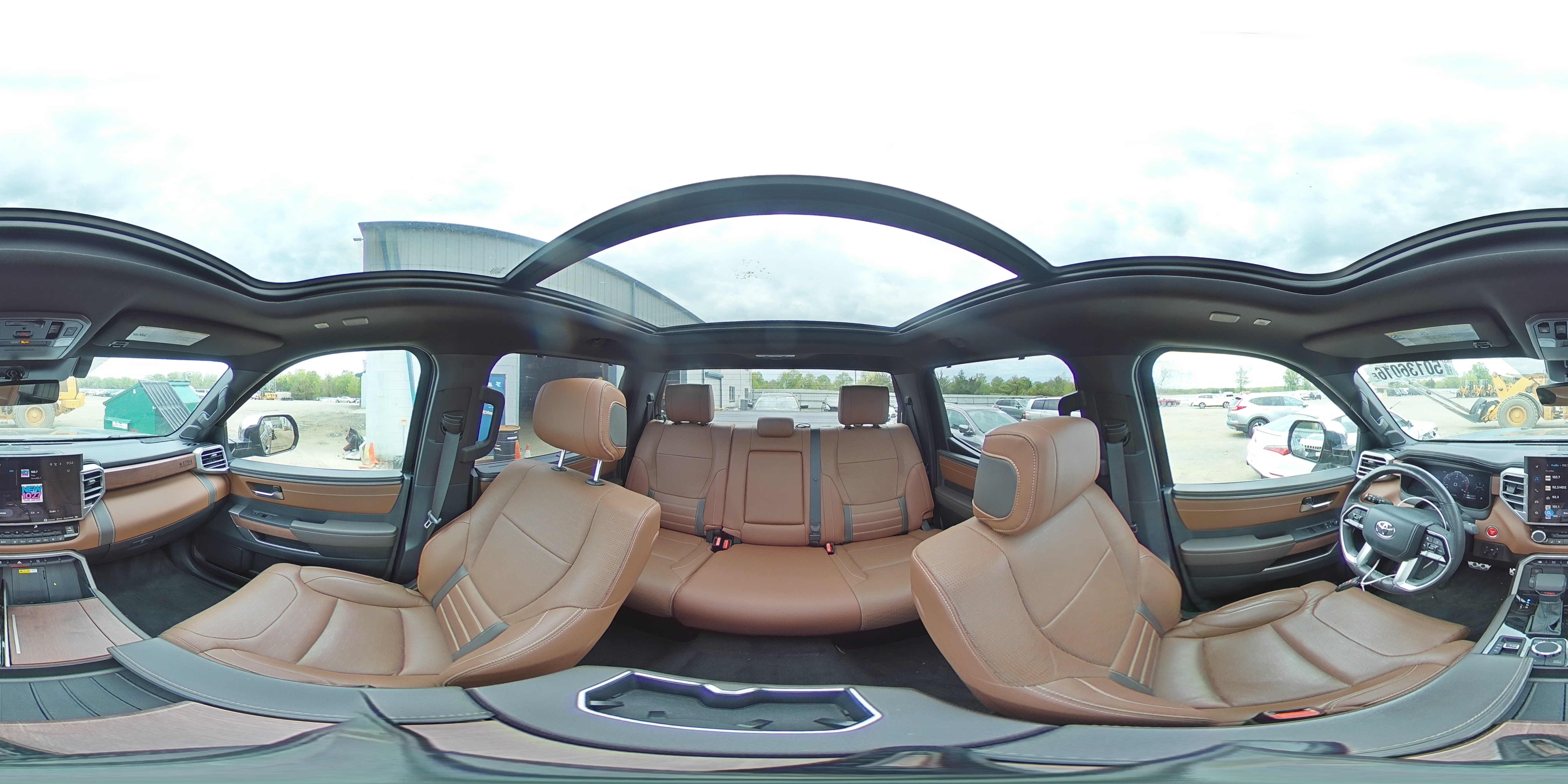 TOYOTA TUNDRA 2023 — 14