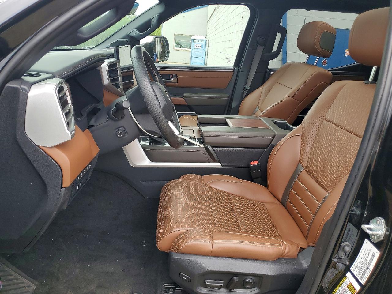 TOYOTA TUNDRA 2023 — 8