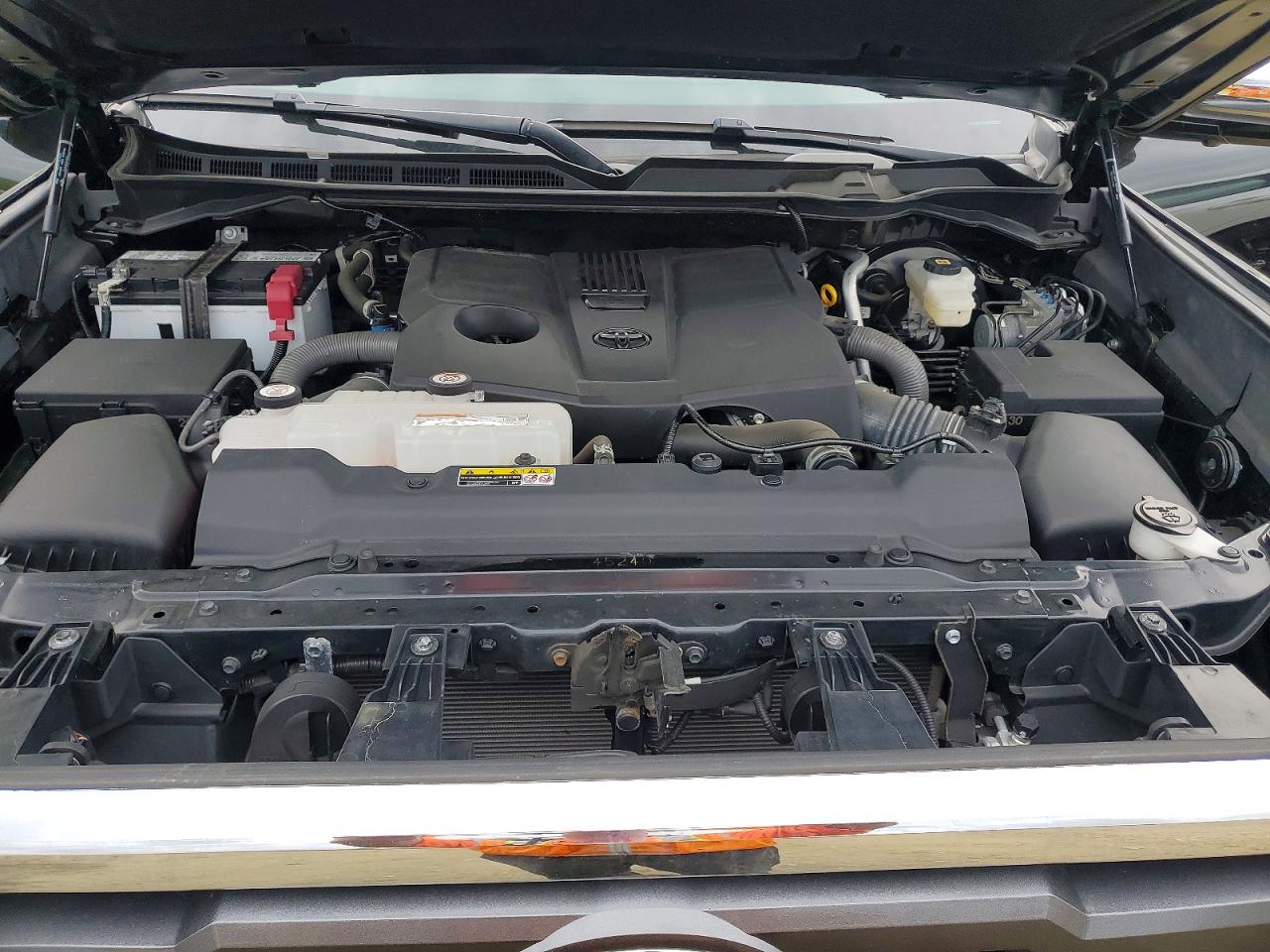 TOYOTA TUNDRA 2023 — 12