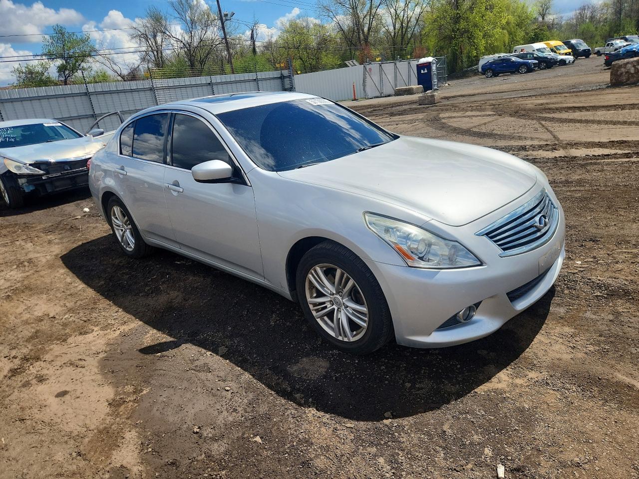 INFINITI G37 SEDAN 2013 — 5