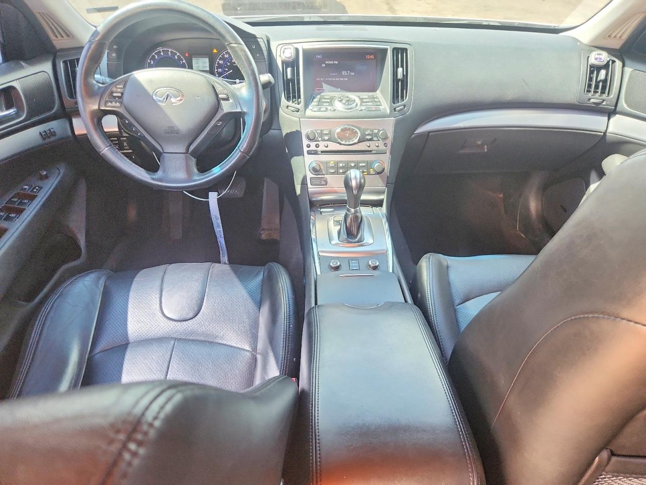 INFINITI G37 SEDAN 2013 — 9