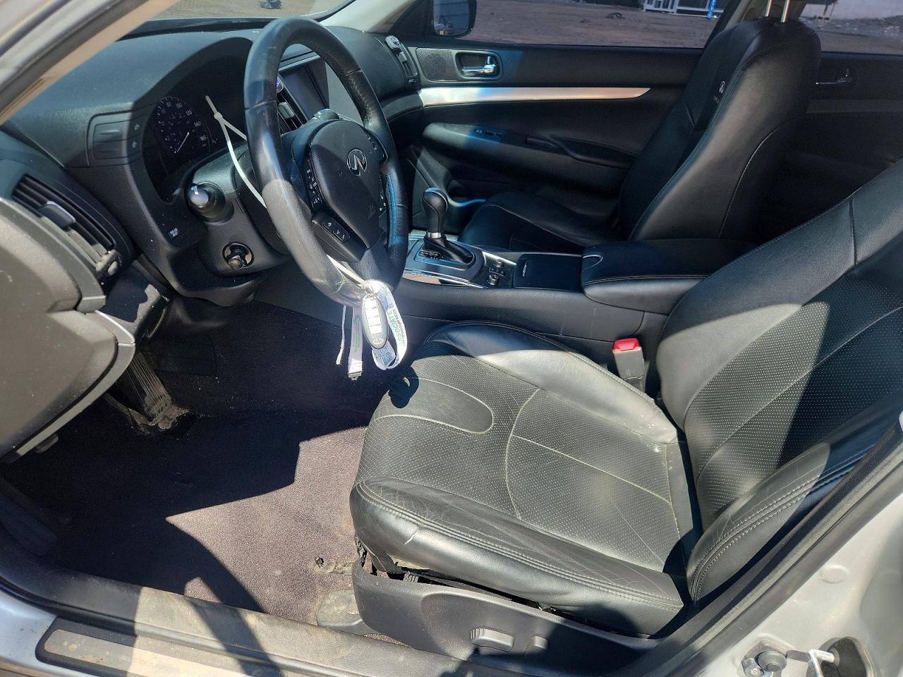 INFINITI G37 SEDAN 2013 — 8