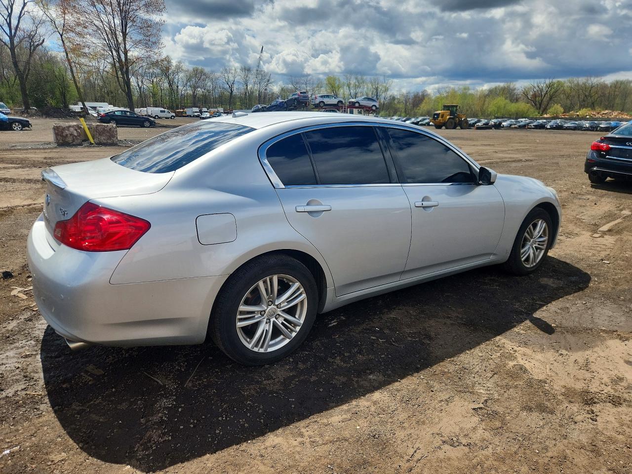 INFINITI G37 SEDAN 2013 — 4