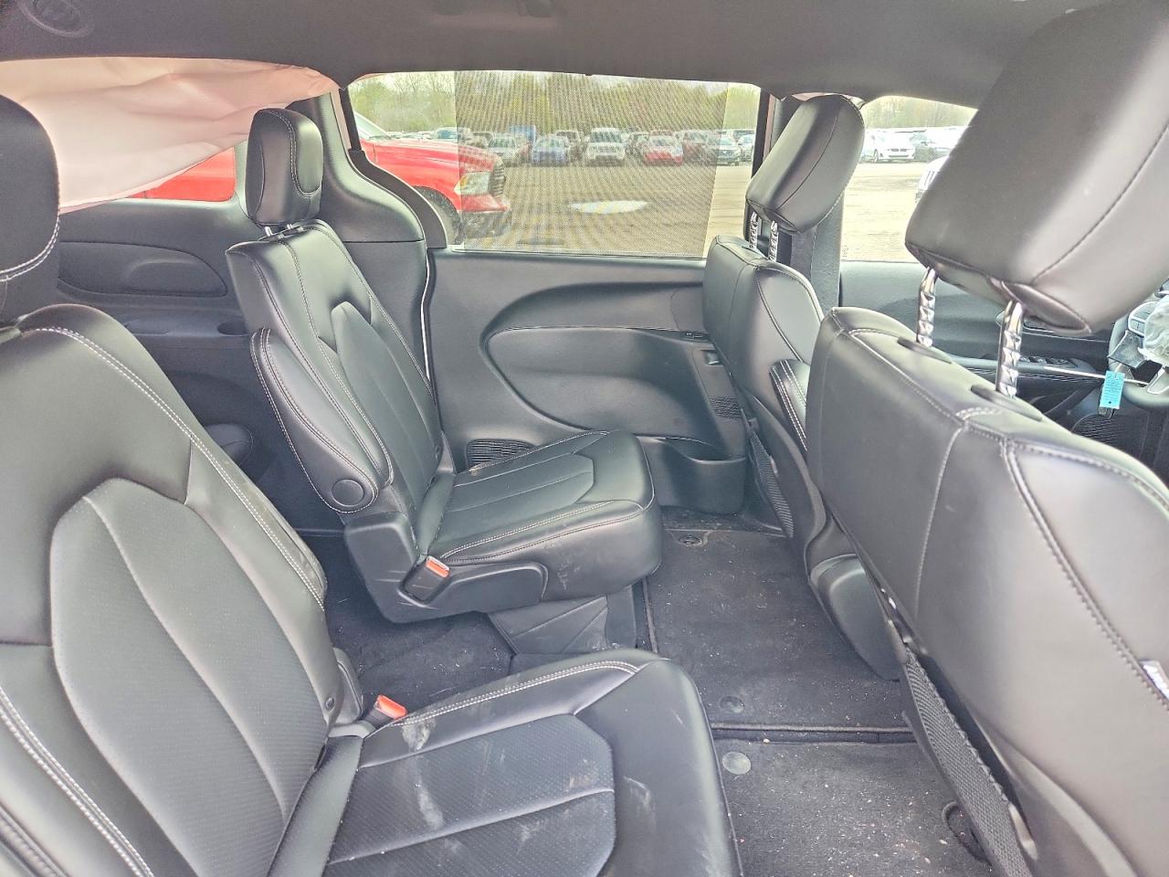 CHRYSLER PACIFICA 2025 — 12