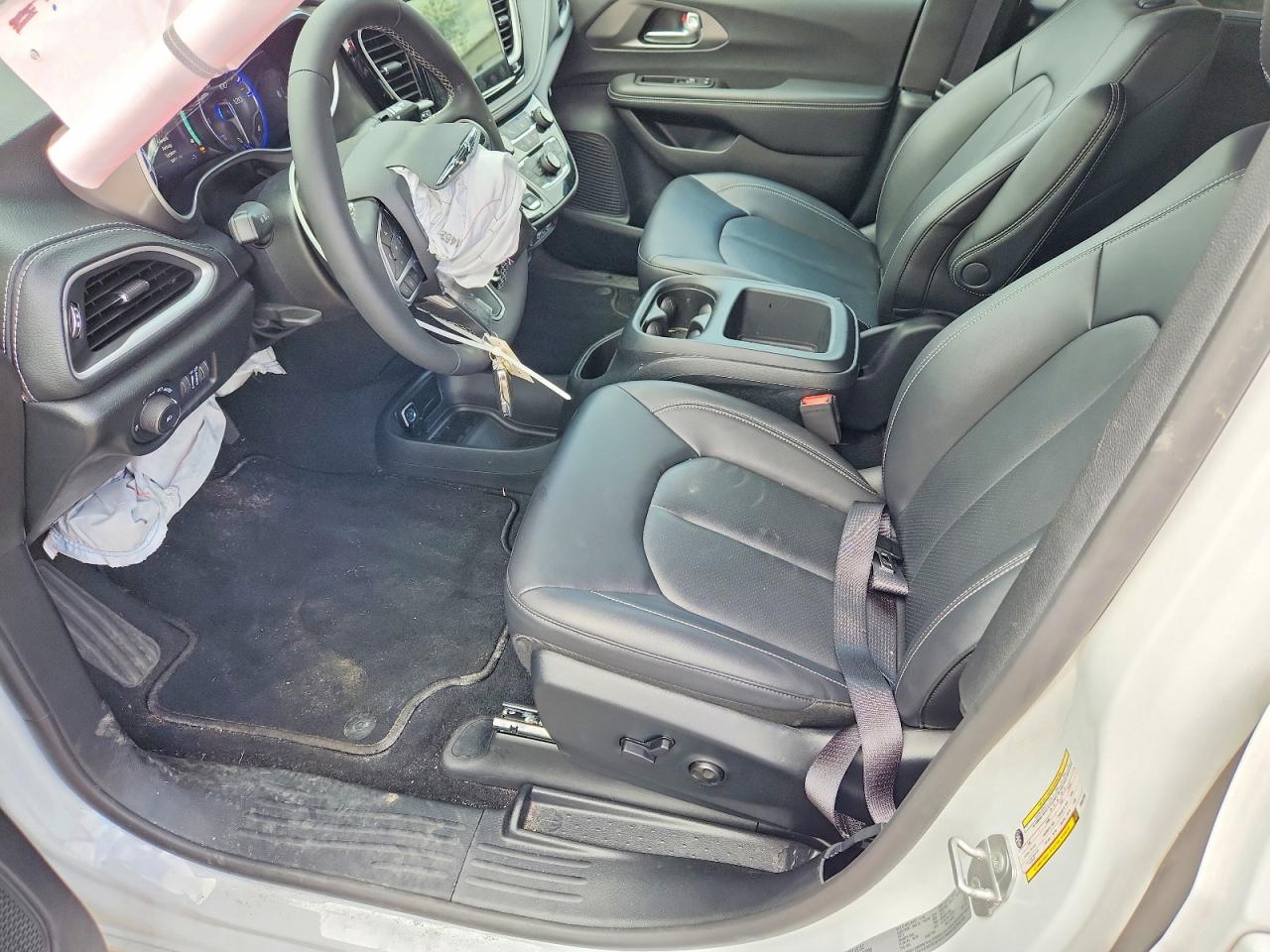 CHRYSLER PACIFICA 2025 — 8