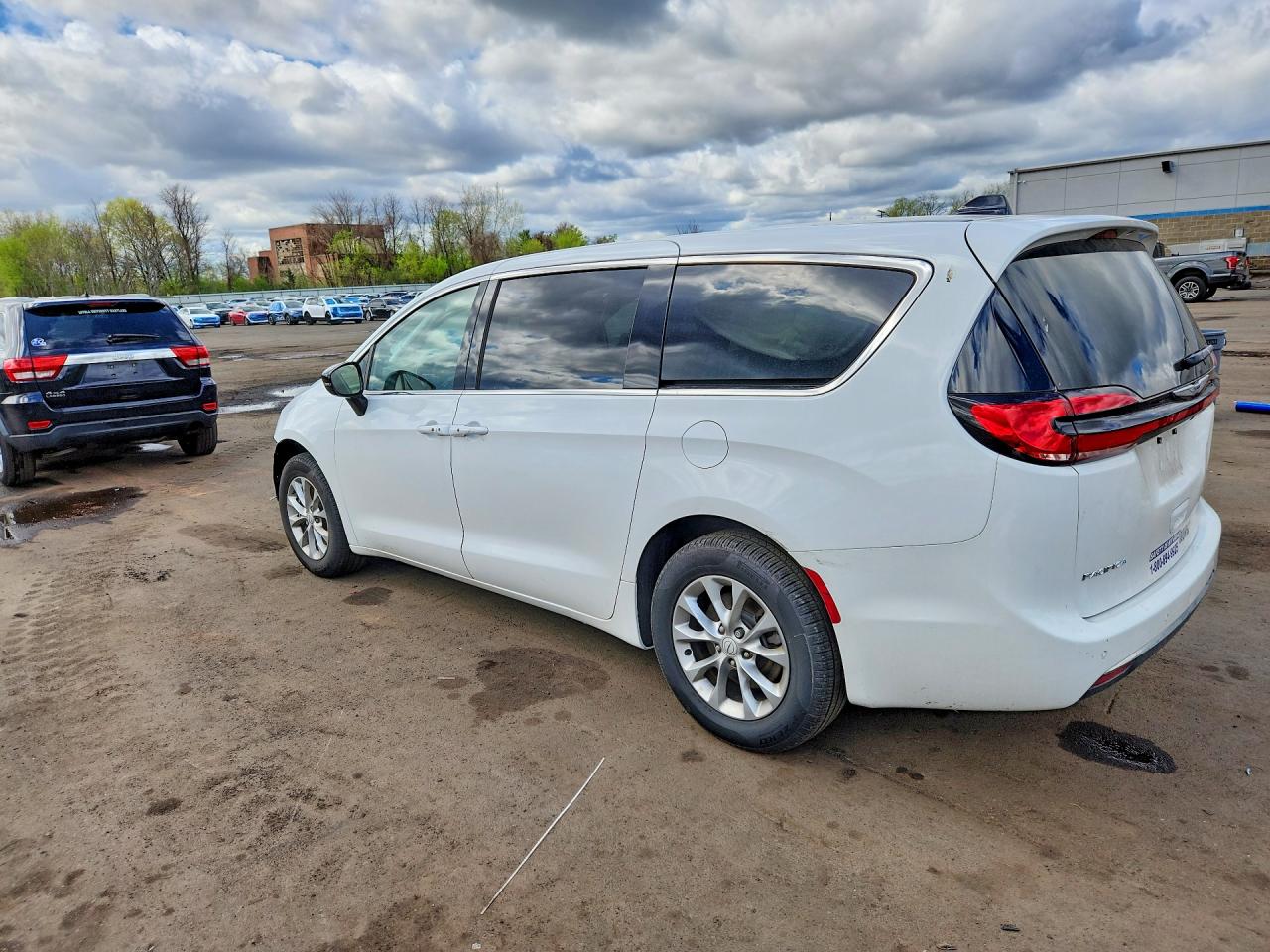 CHRYSLER PACIFICA 2025 — 3
