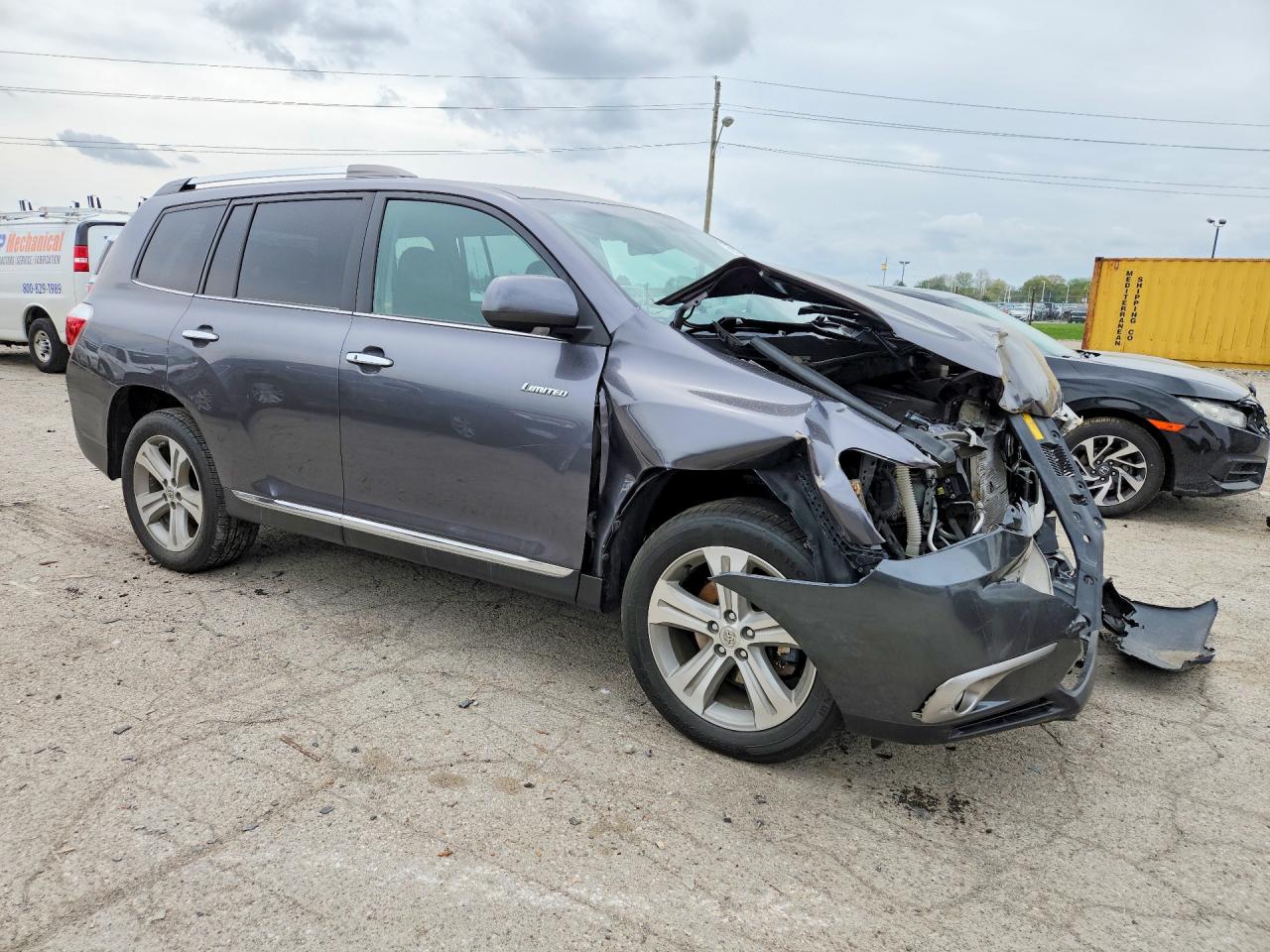 TOYOTA HIGHLANDER 2013 — 5