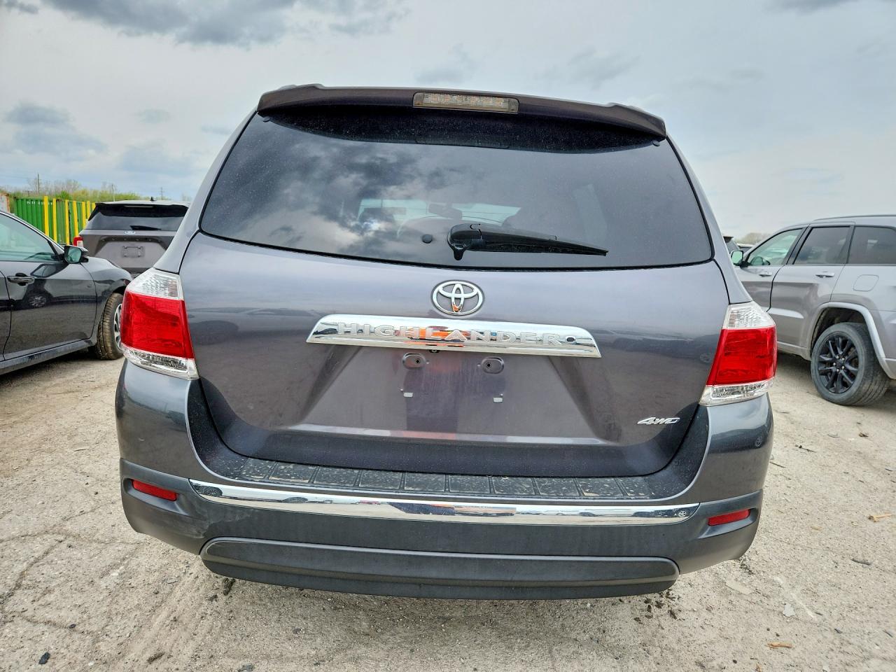 TOYOTA HIGHLANDER 2013 — 7