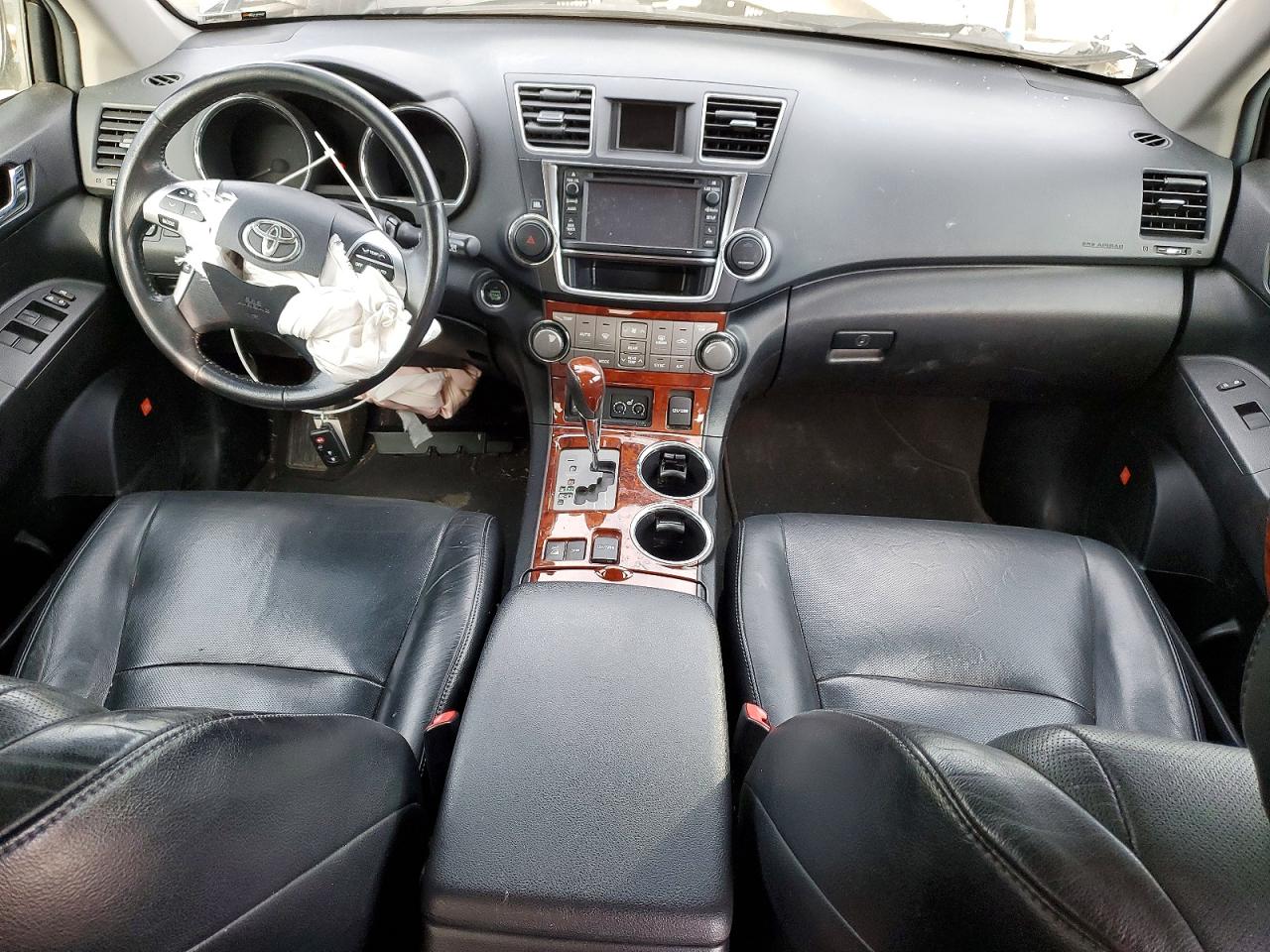 TOYOTA HIGHLANDER 2013 — 9
