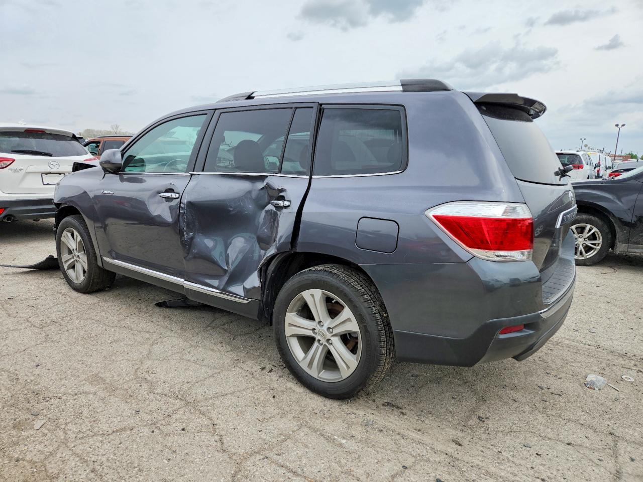 TOYOTA HIGHLANDER 2013 — 3