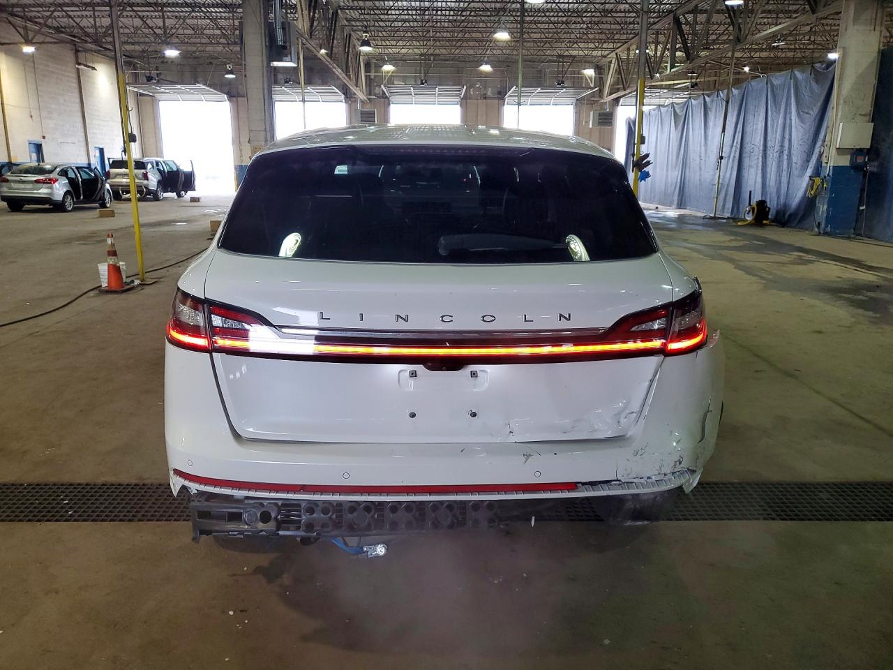 LINCOLN NAUTILUS 2023 — 7
