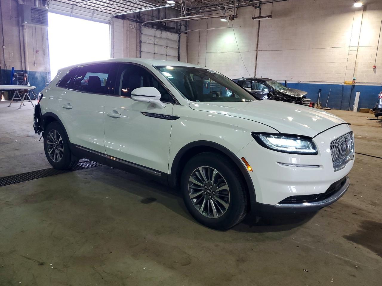 LINCOLN NAUTILUS 2023 — 5