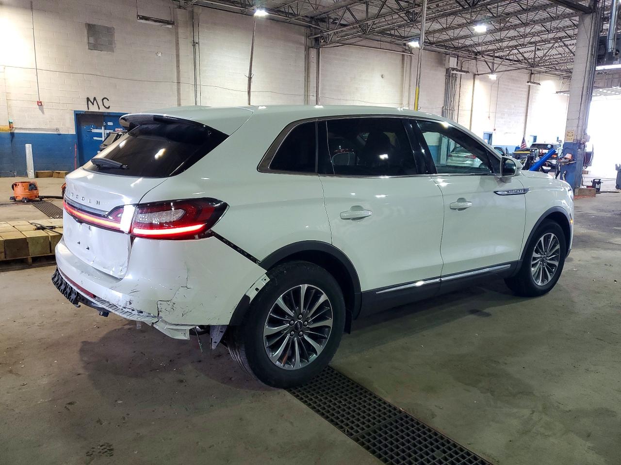 LINCOLN NAUTILUS 2023 — 4