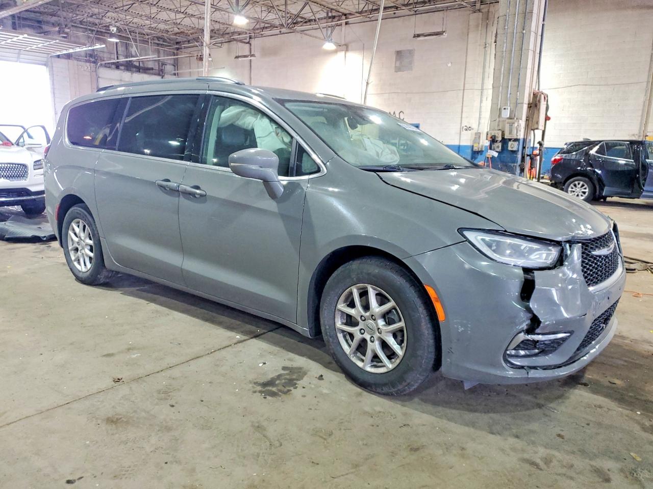 CHRYSLER PACIFICA 2022 — 5