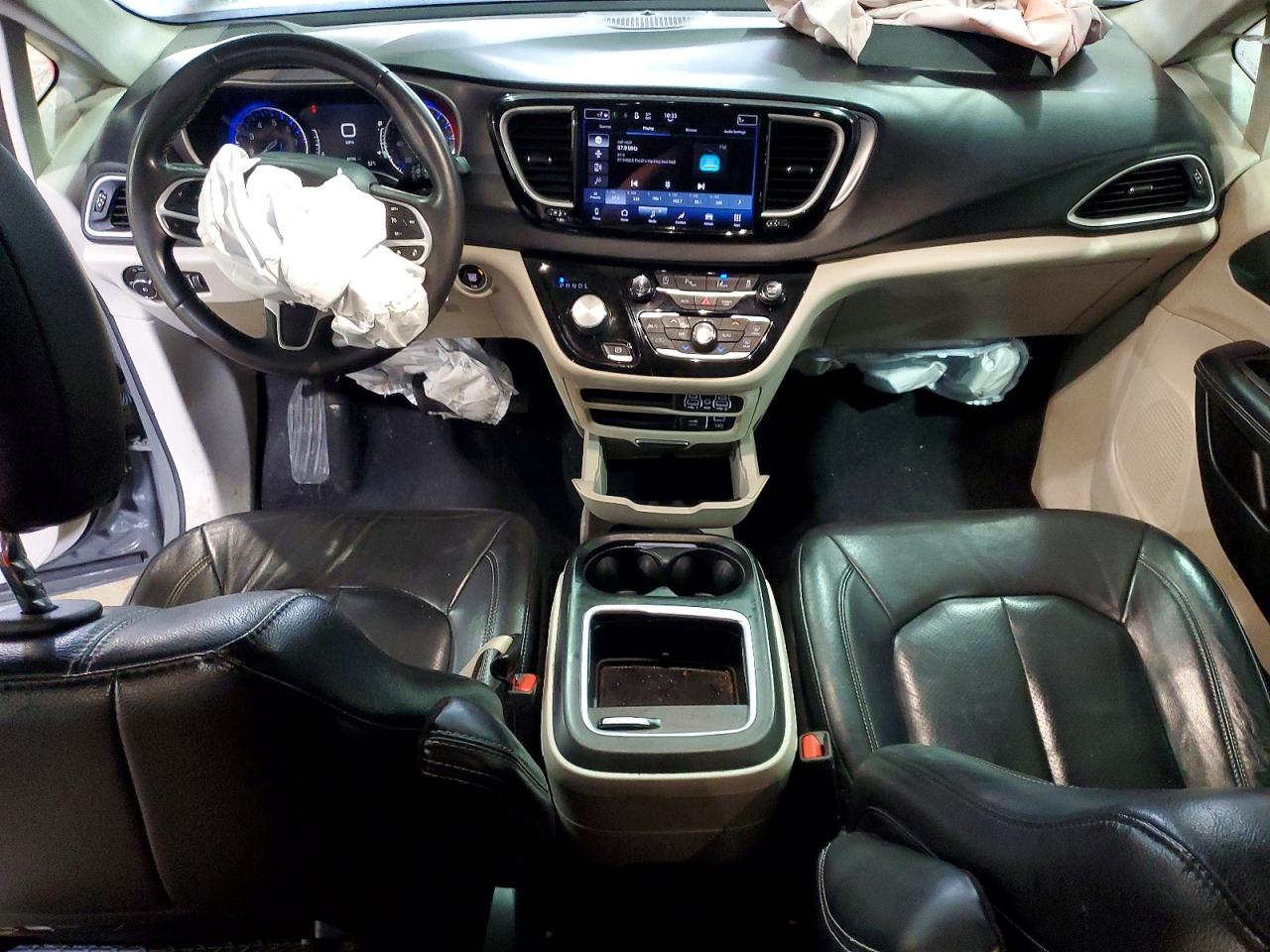 CHRYSLER PACIFICA 2022 — 9