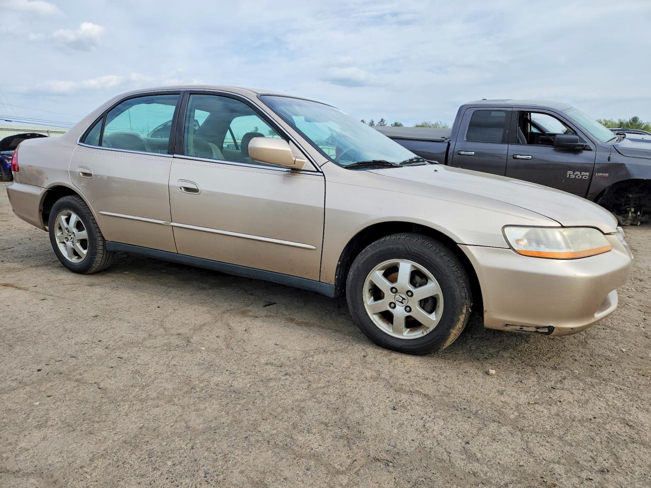 HONDA ACCORD 2000 — 5