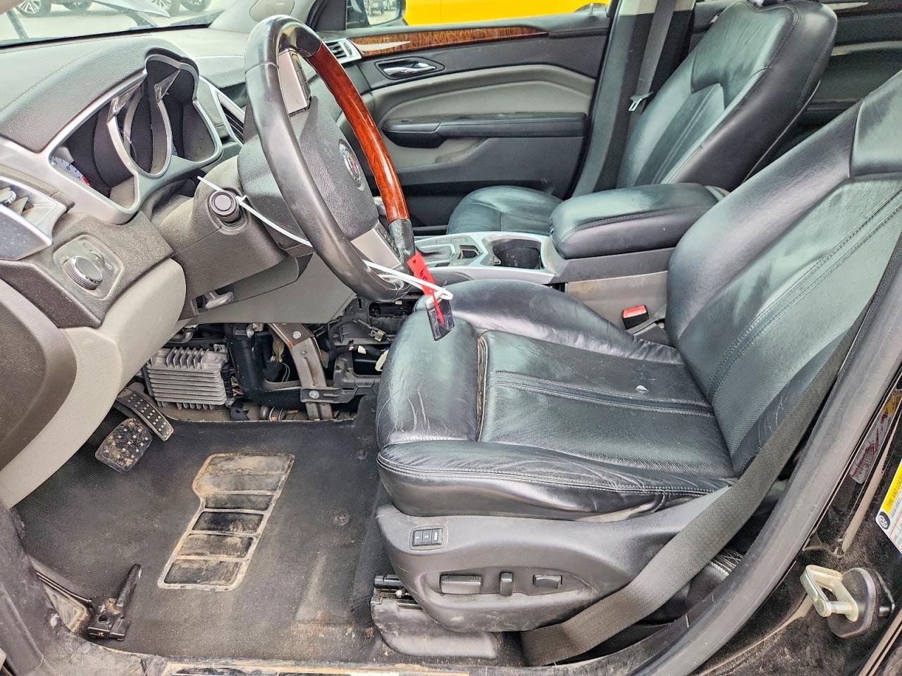 CADILLAC SRX 2010 — 8