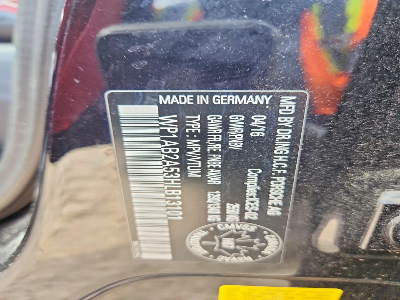 PORSCHE MACAN 2017 — 13