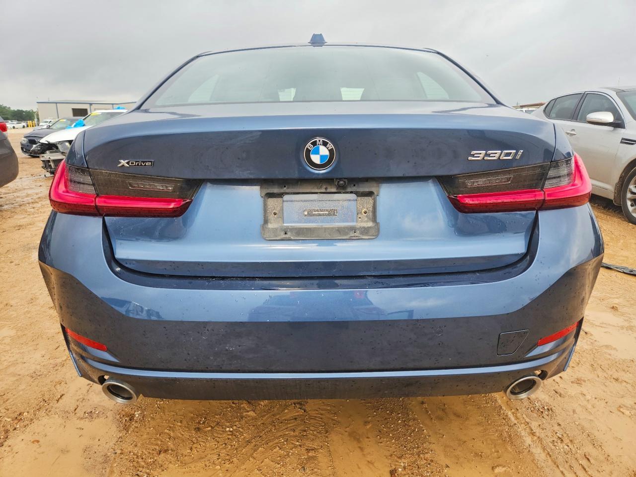 BMW 330XI 2025 — 7