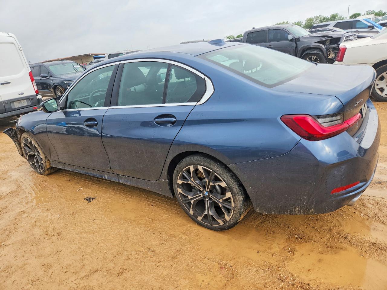 BMW 330XI 2025 — 3