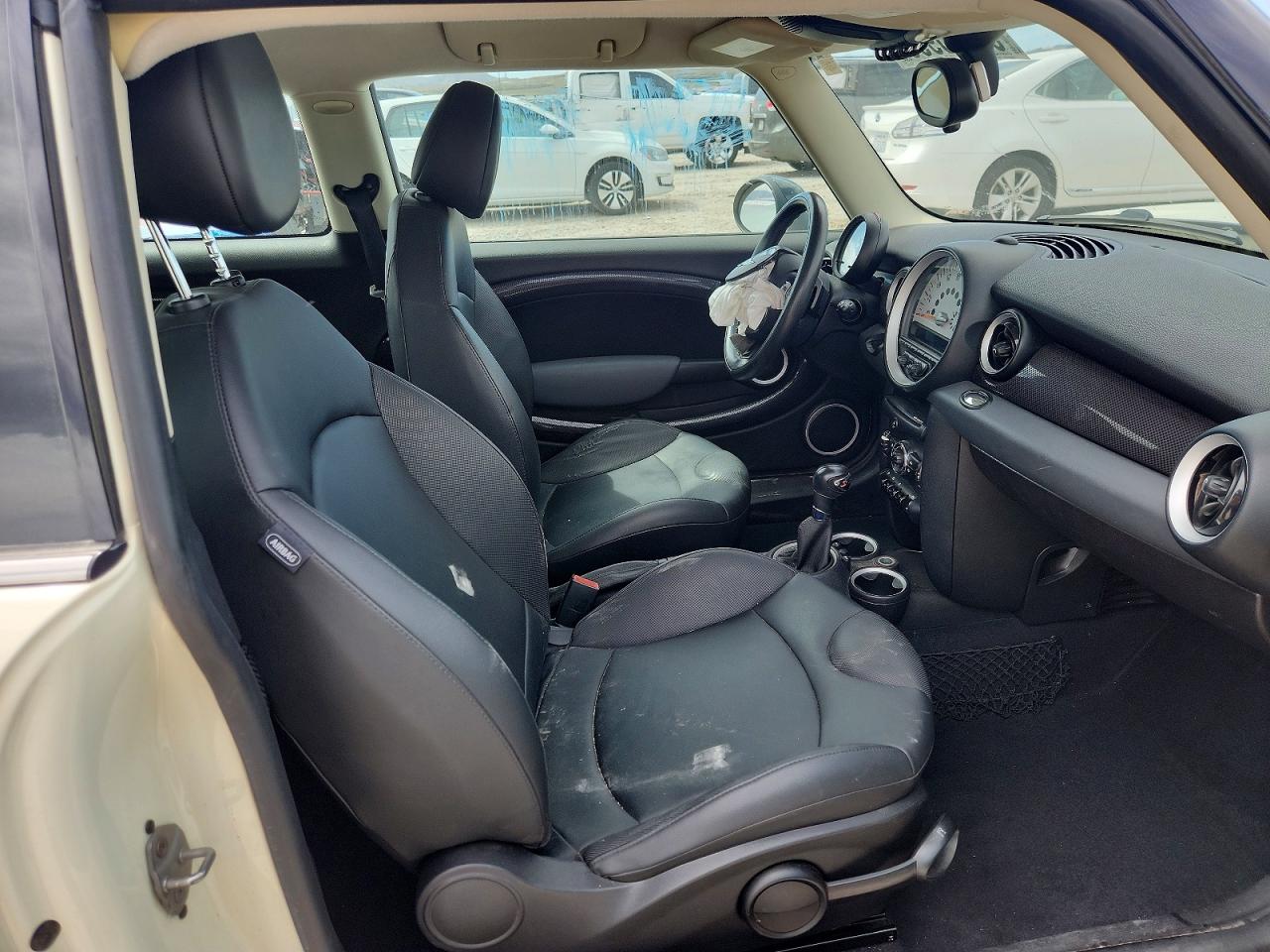MINI COOPER 2011 — 11