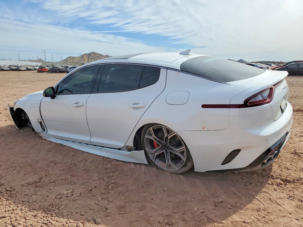 KIA STINGER 2019 — 3