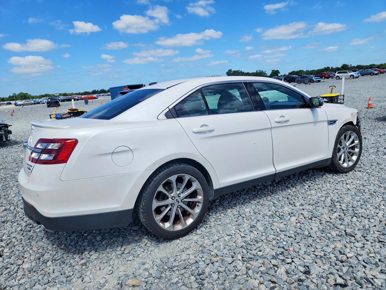 FORD TAURUS 2018 — 4