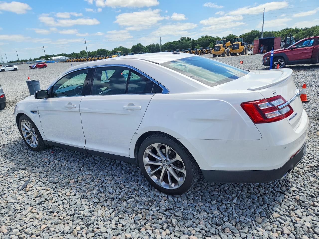 FORD TAURUS 2018 — 3