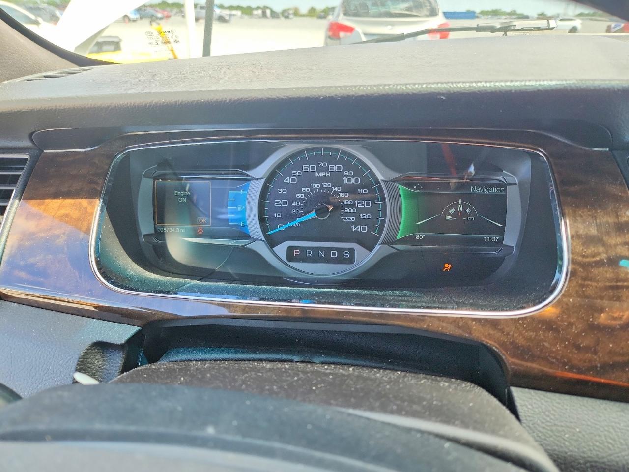 FORD TAURUS 2018 — 10