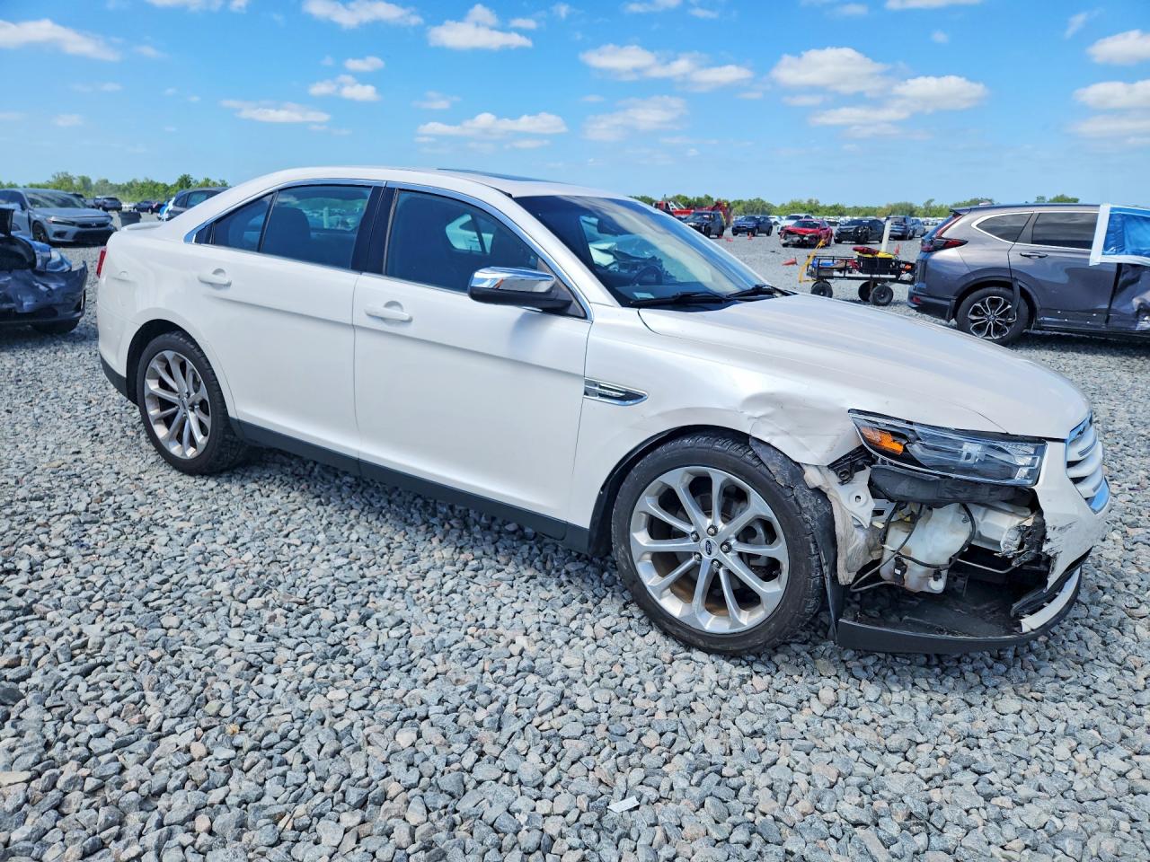 FORD TAURUS 2018 — 5