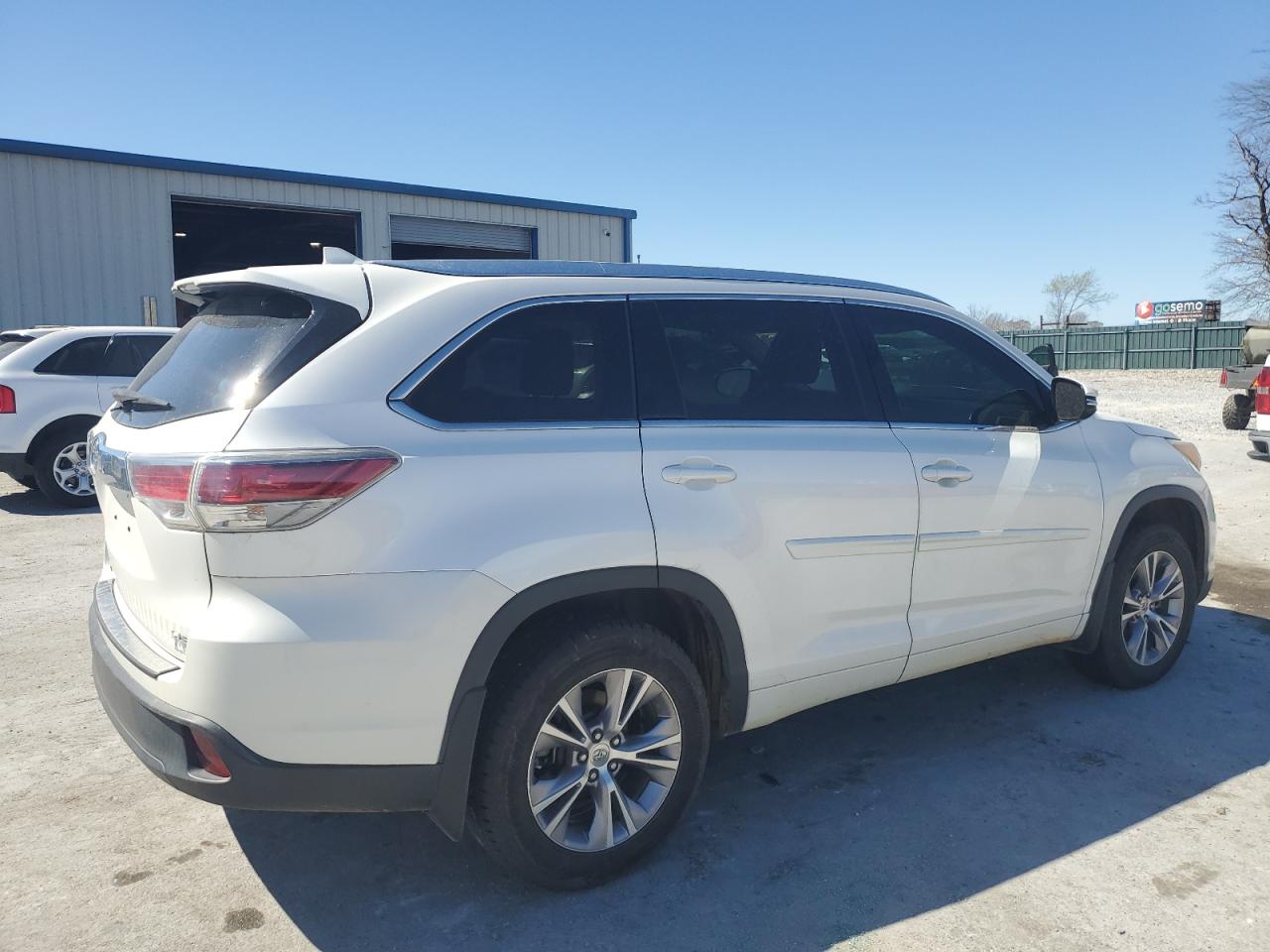 TOYOTA HIGHLANDER 2015 — 4