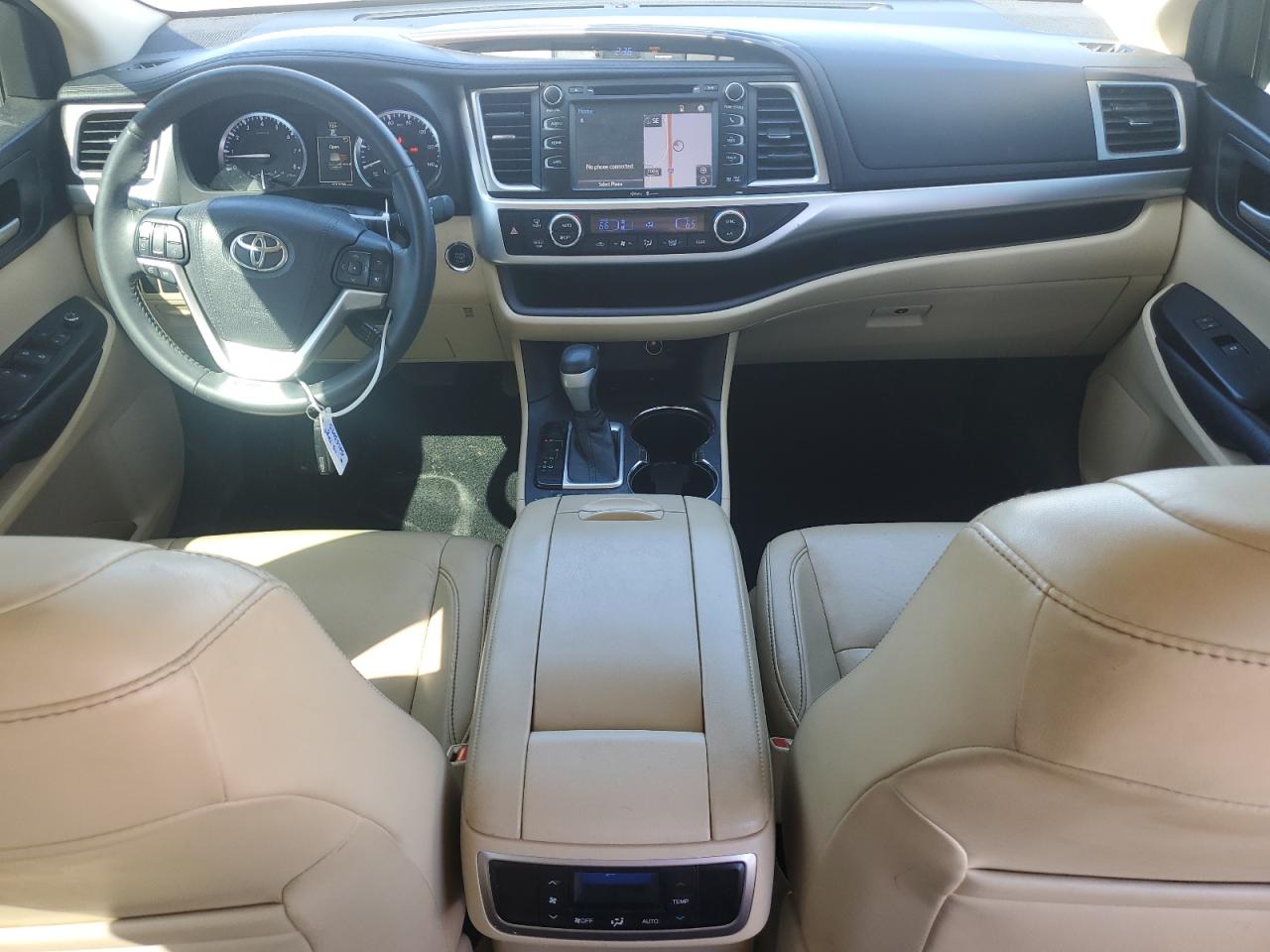 TOYOTA HIGHLANDER 2015 — 9
