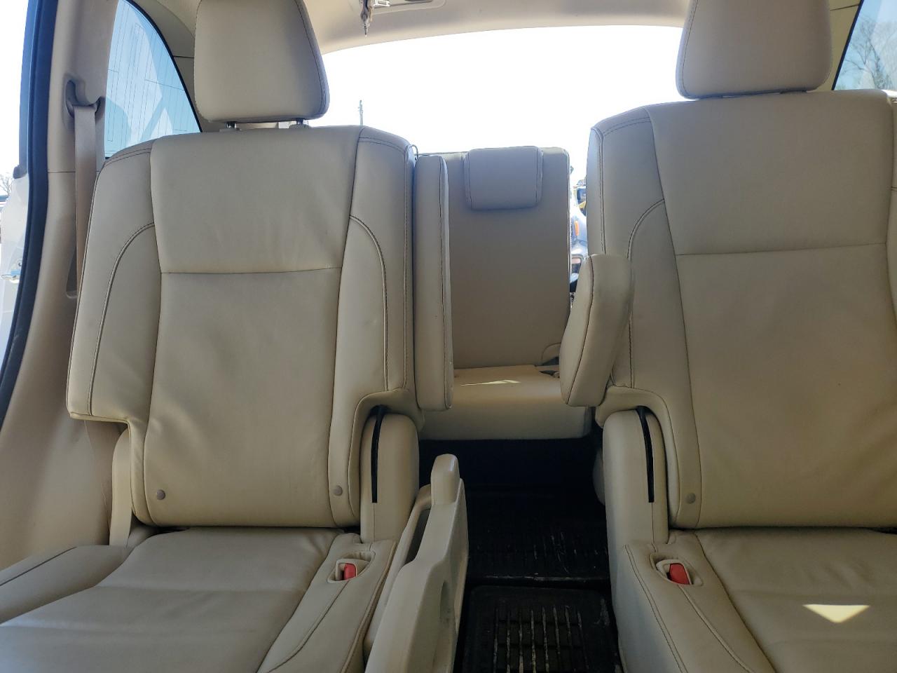 TOYOTA HIGHLANDER 2015 — 11
