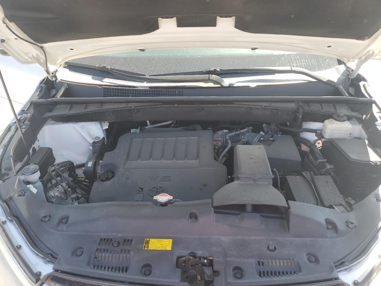 TOYOTA HIGHLANDER 2015 — 13