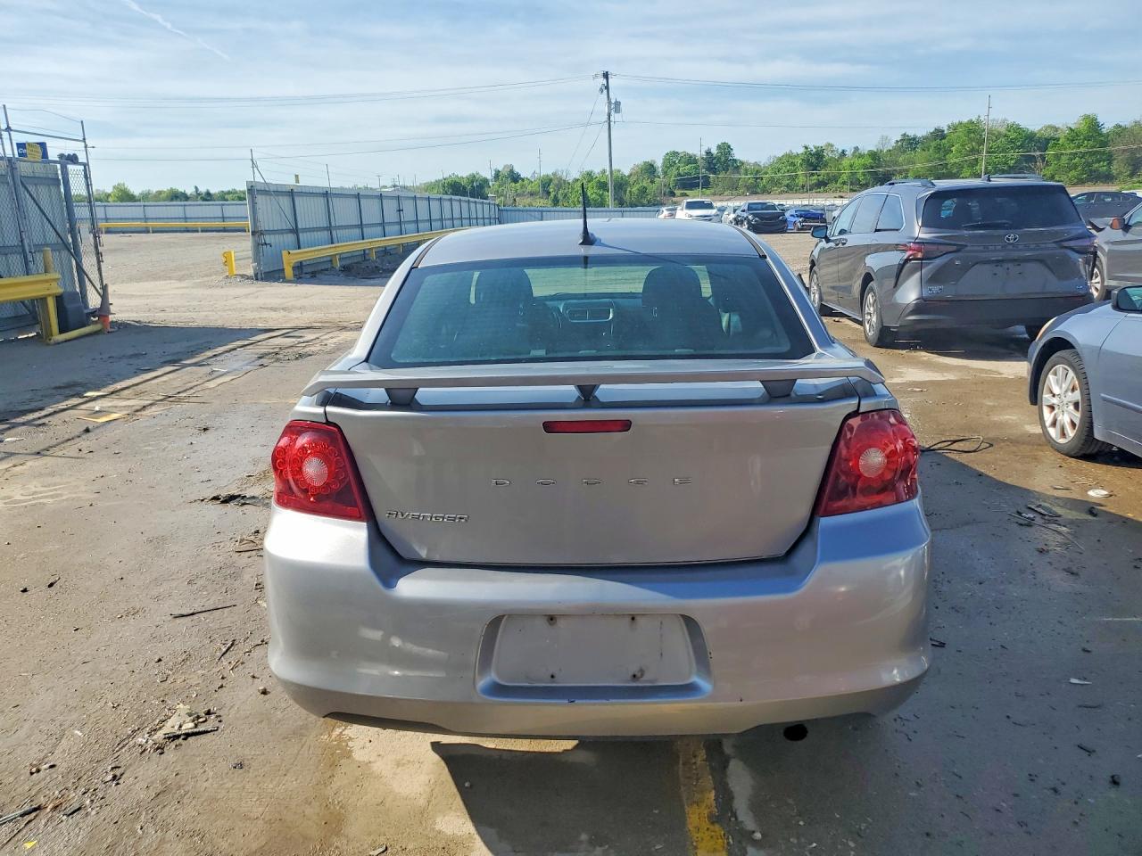 DODGE AVENGER 2014 — 7