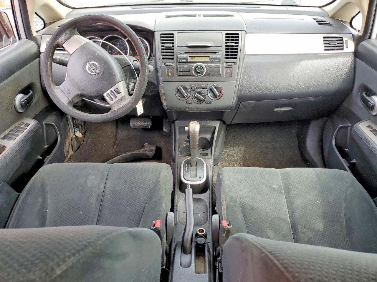 NISSAN VERSA 2011 — 9