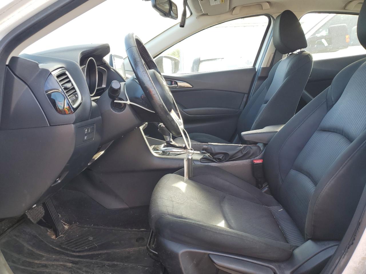 MAZDA 3 2016 — 8