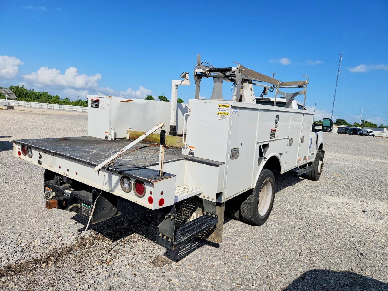 FORD F550 2022 — 4