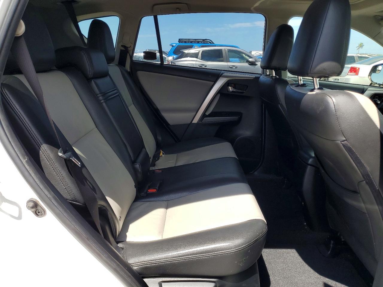 TOYOTA RAV4 HV 2016 — 12