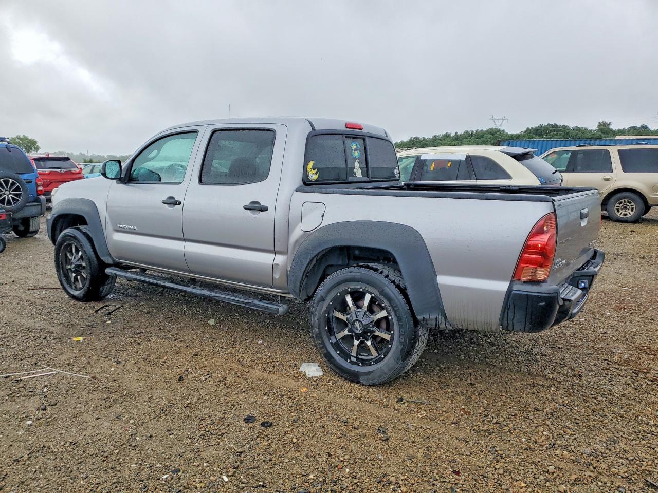 TOYOTA TACOMA 2015 — 3