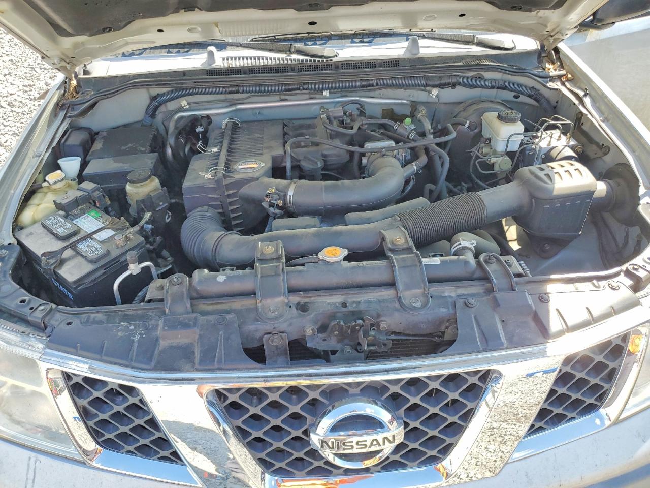 NISSAN FRONTIER 2006 — 12