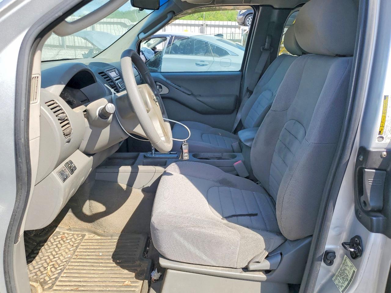 NISSAN FRONTIER 2006 — 8
