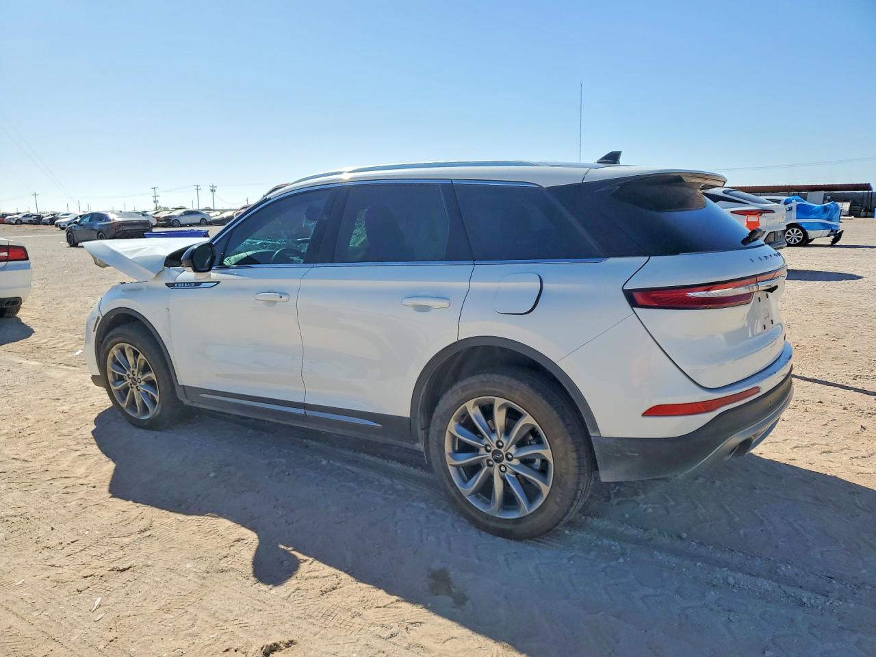 LINCOLN CORSAIR 2022 — 3
