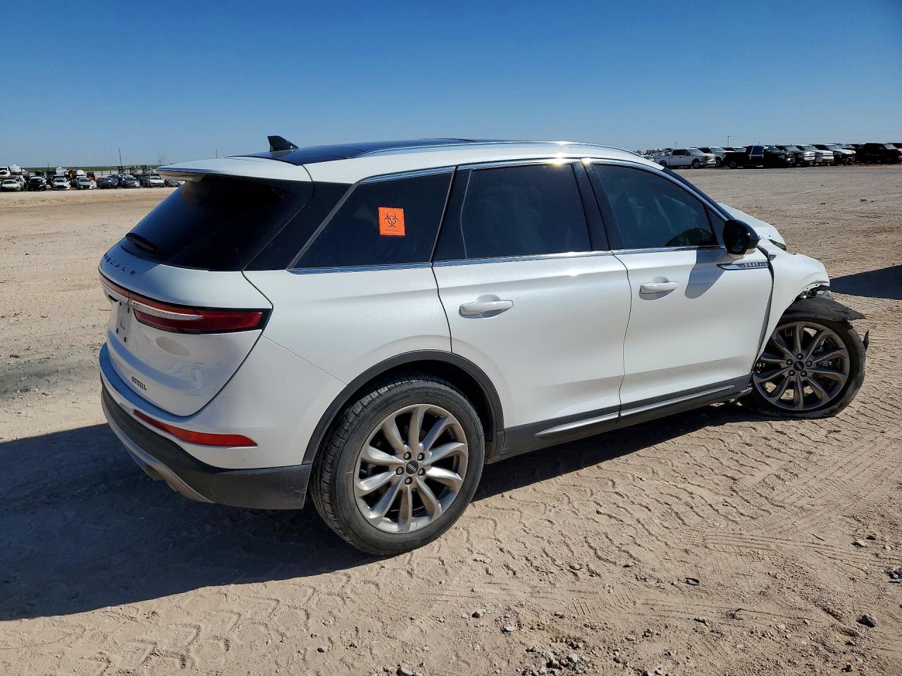LINCOLN CORSAIR 2022 — 4