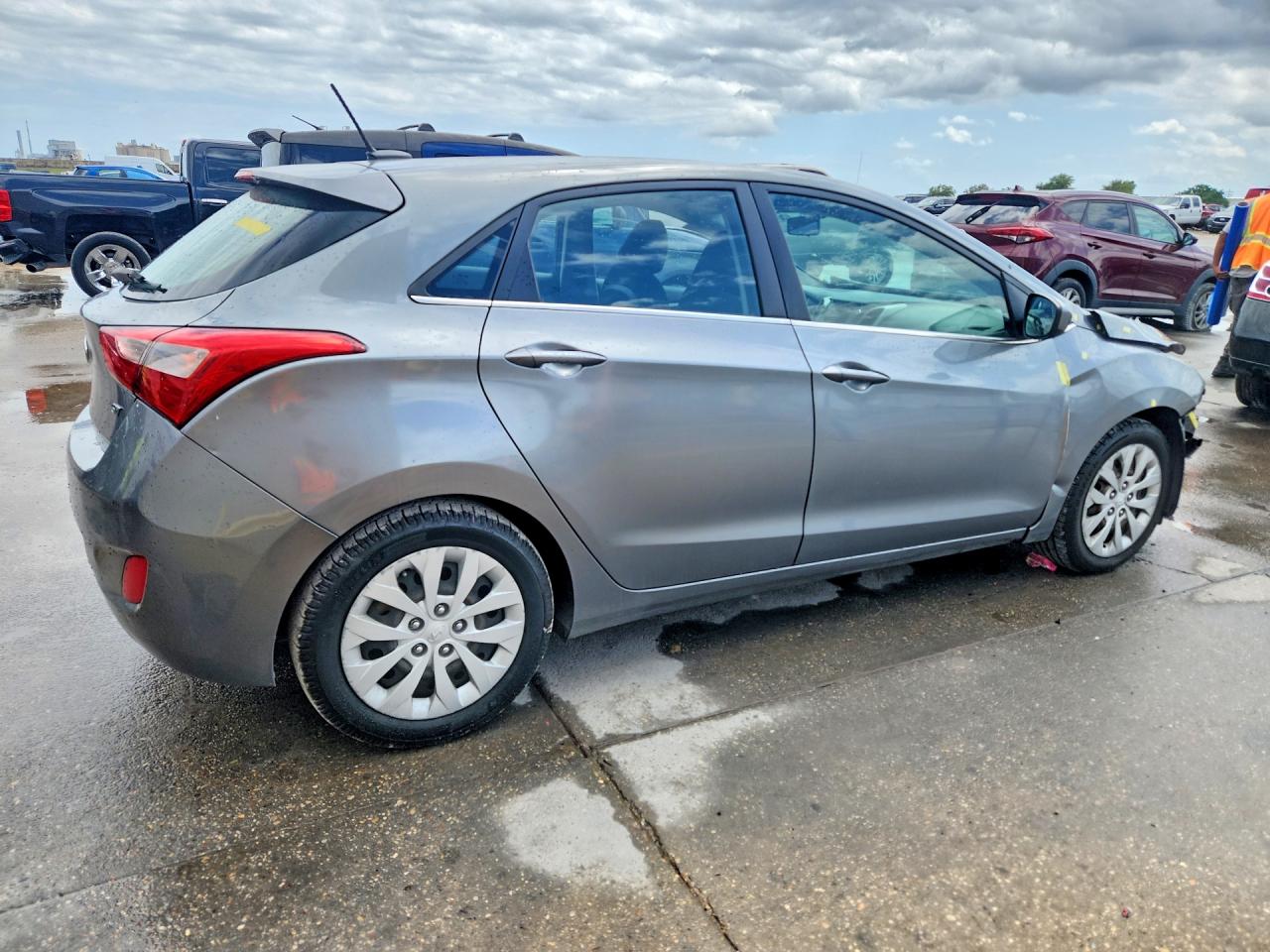 HYUNDAI ELANTRA GT 2017 — 4