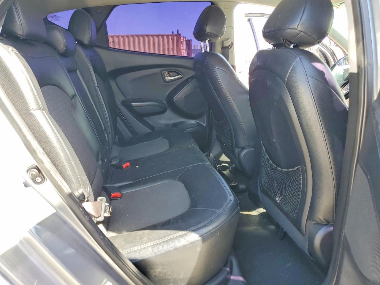 HYUNDAI TUCSON 2010 — 11