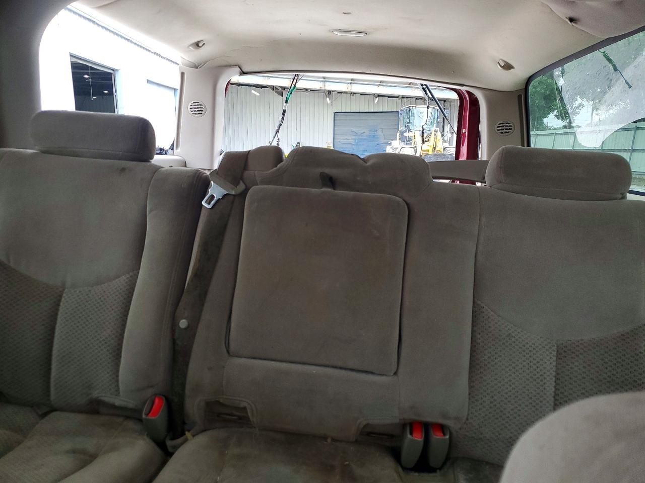 CHEVROLET SUBURBAN 2006 — 11